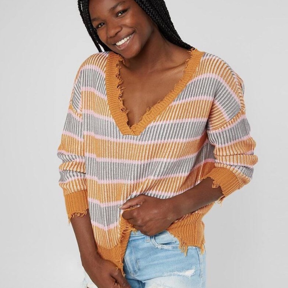 BUCKLE Pink/gray, yellow distressed Daytrip sweater